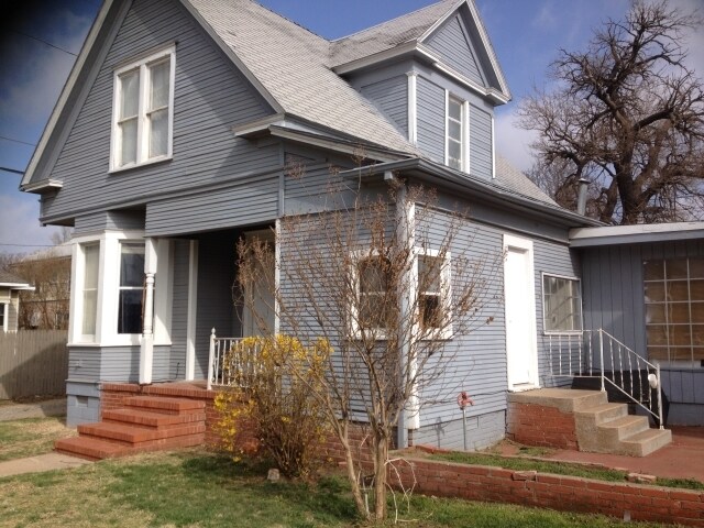 Foto del edificio - 208 W Watts St