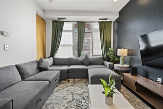 Building Photo - 160 E Berkeley St