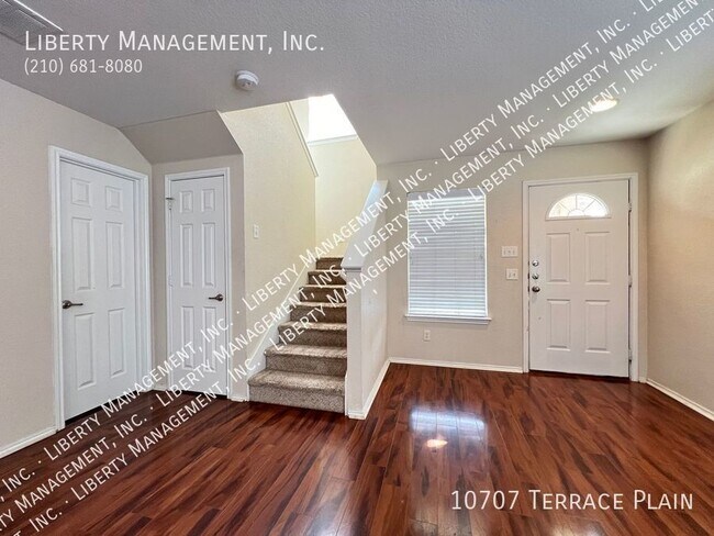 Building Photo - Gorgeous 3br/2.5bath home