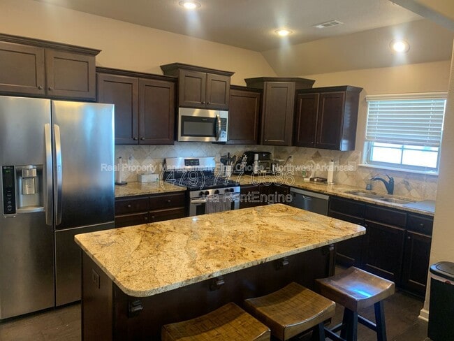 Building Photo - 1630 Abbey Ln