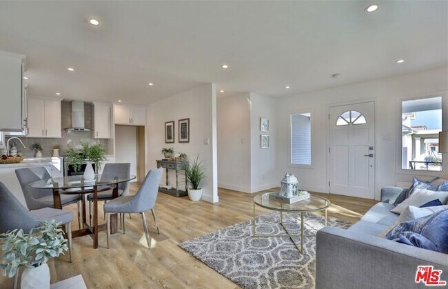 Foto del edificio - 3665 W 58th Pl