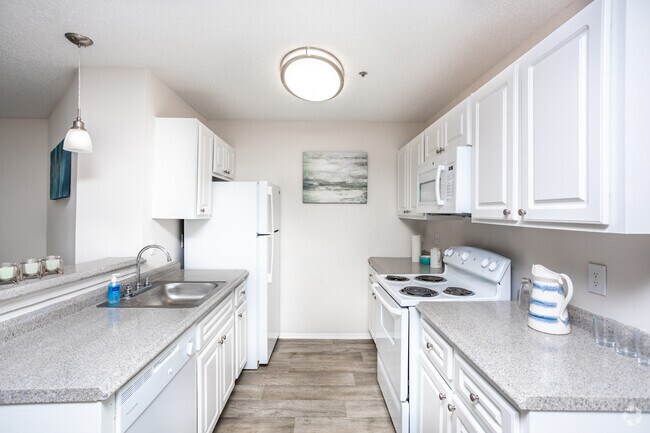 2HAB, 2BA - 1,064 ft² - The Reserve