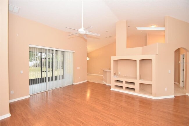 Building Photo - 11 Ellsworth Dr