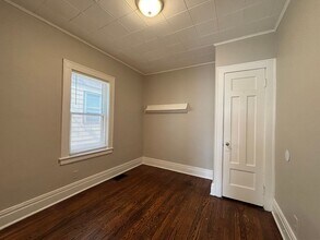 Building Photo - 32 Laburnam Crescent