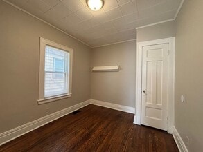 Building Photo - 32 Laburnam Crescent