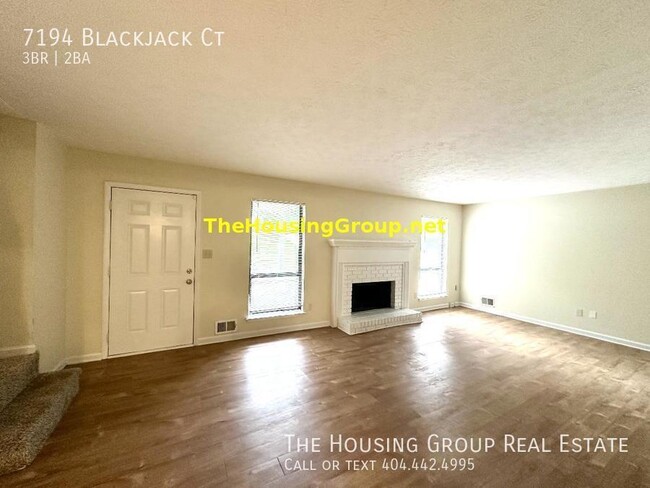 Building Photo - 1 Free Month Rent + 13 Month Lease