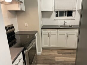 Building Photo - 464 Elizabeth St