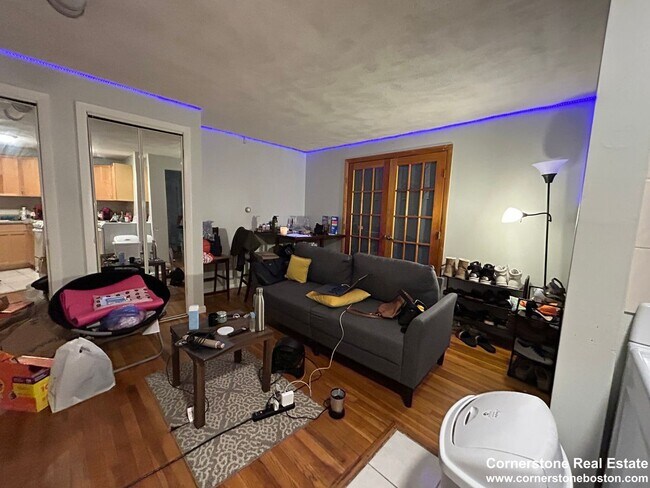 Building Photo - HOT 2BR in Allston!