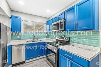 Building Photo - 3340 N Sherman Dr