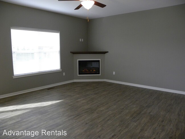 Building Photo - 3 br, 2.5 bath House - 305 Sunset Place