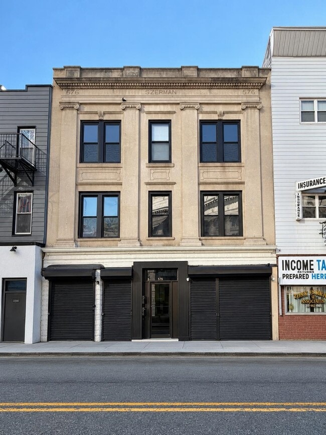 Building Photo - 576 Newark Ave