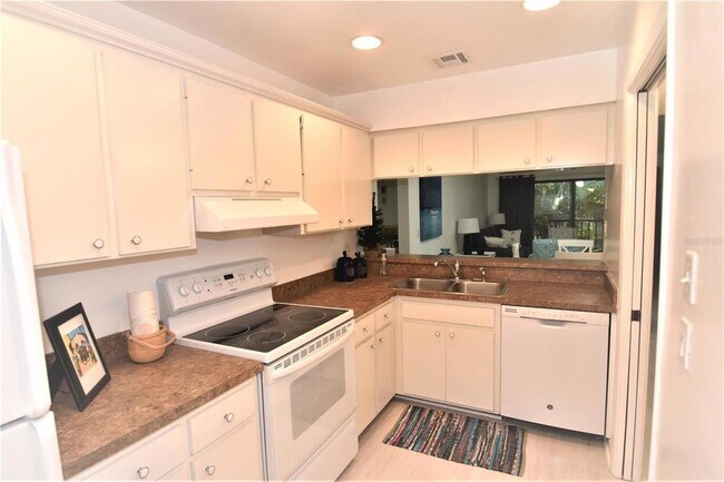 Foto del edificio - 1709 Pelican Cove Rd