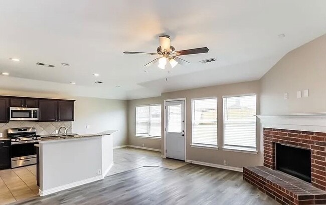 Building Photo - 1813 Sparrow Ln