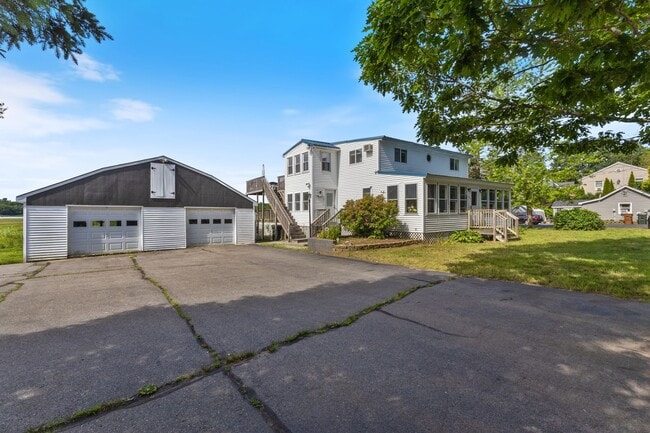 Building Photo - 649 Ferry Rd