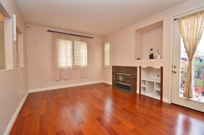 Foto del edificio - $3,690-GORGEOUS 3 BEDROOM GLENMOOR HOME IN...