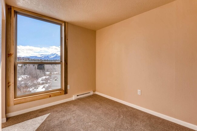 Foto del edificio - 390 Straight Creek Dr