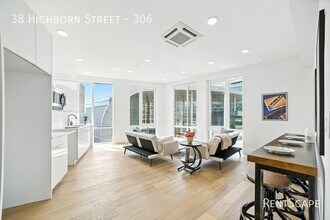 Building Photo - 38 Hichborn St
