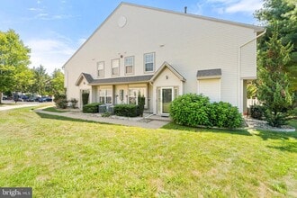 Building Photo - 803 Tanglewood Dr