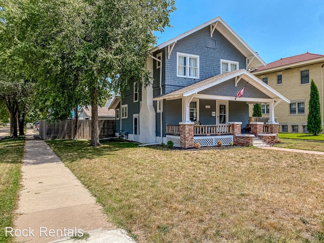 Primary Photo - 4 br, 2.5 bath House - 1828 N Main