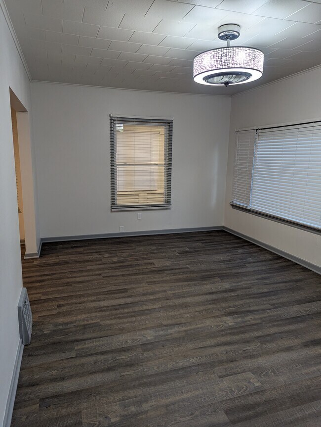 Sala de estar - 2313 Drake Park Ave