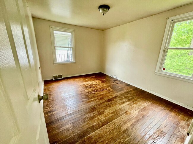 Foto del edificio - 2 bed 1 Bath- Aliquippa PA