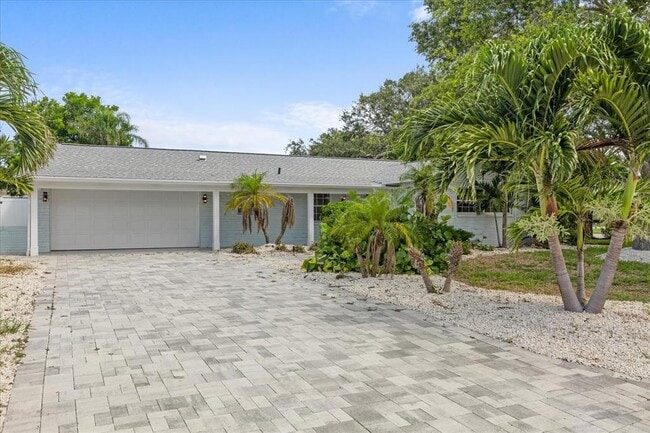 Building Photo - 10001 S Yacht Club Dr