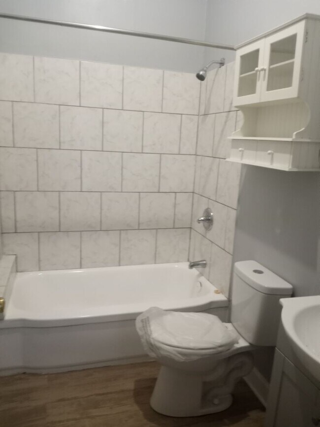 Foto del edificio - 2 bedroom Bungalow!