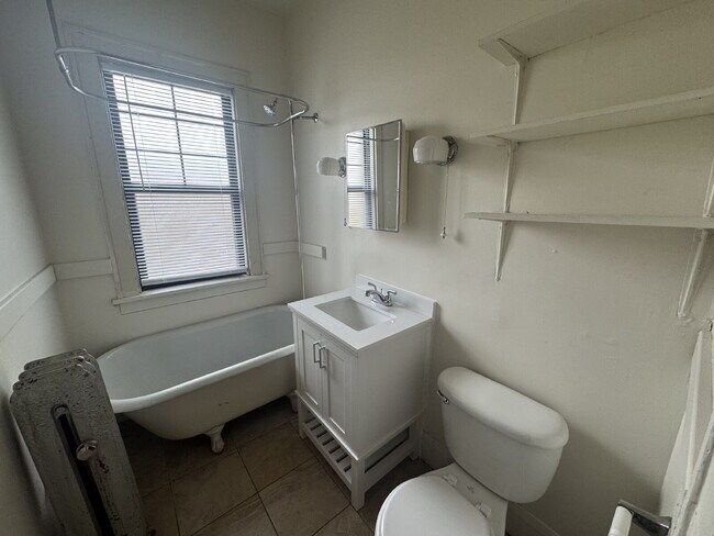 Foto del edificio - "Chic Urban Studio Retreat in Minneapolis - Cozy 410 Sq Ft with Modern Comforts!"