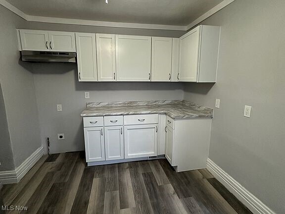 Building Photo - 220 Lake Ave