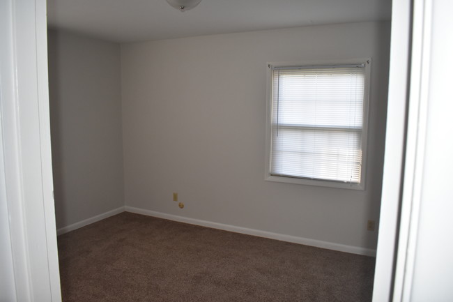 2 bed 1 bath bedroom - Troy Village Apartments