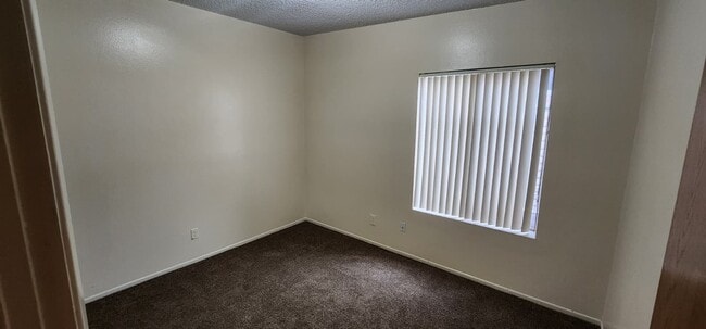 Building Photo - 1041 N Mesa Dr