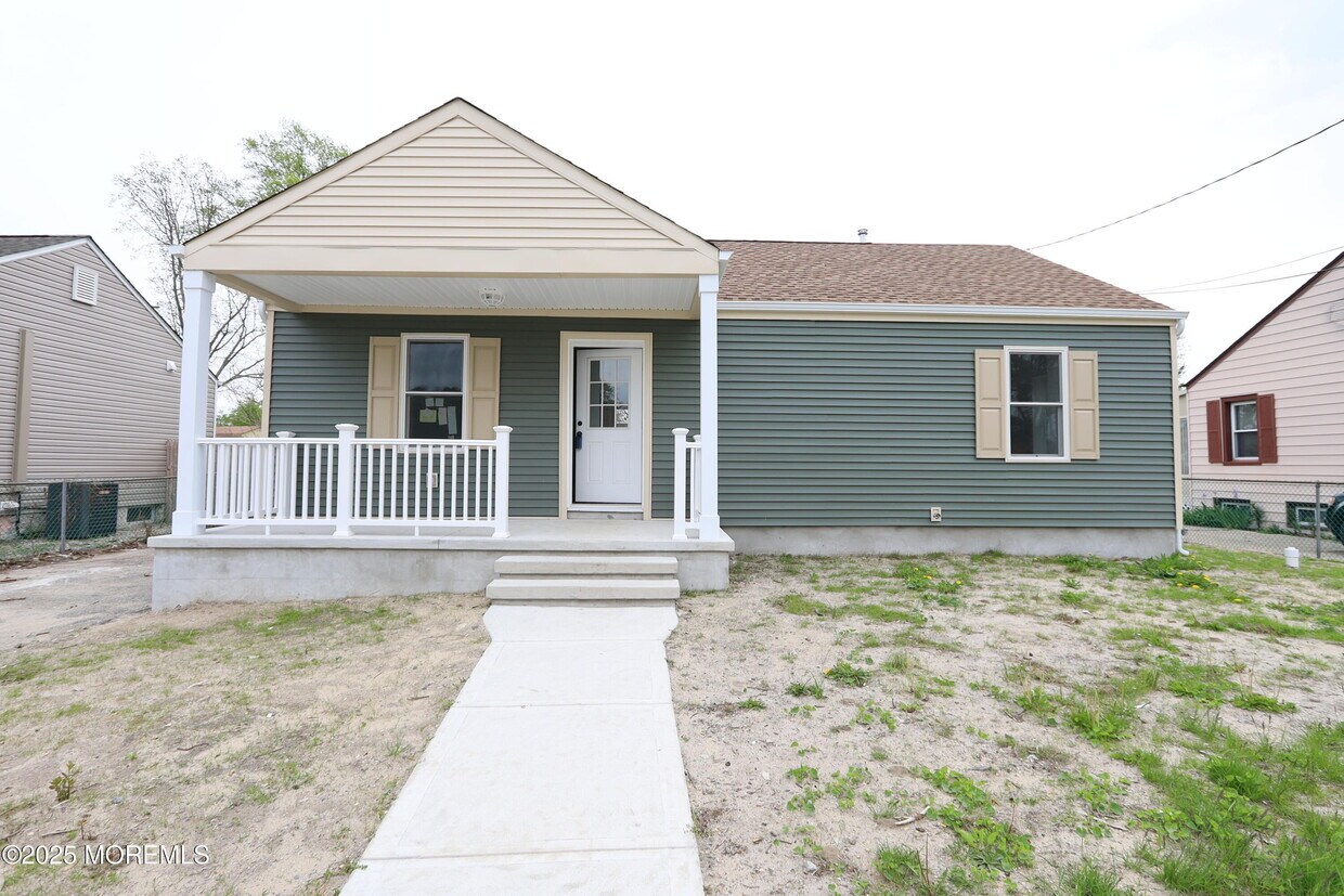 Primary Photo - 602 Chestnut St