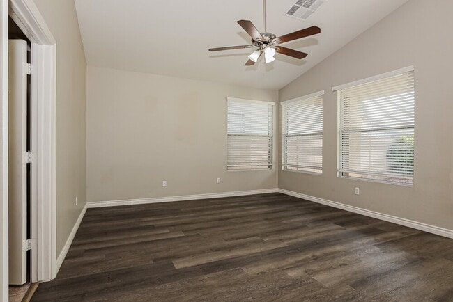 Building Photo - 13429 W Peck Dr