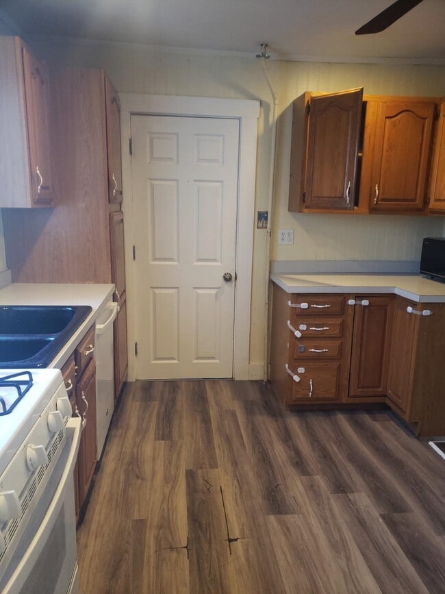 Foto del edificio - 5 Perry Ave