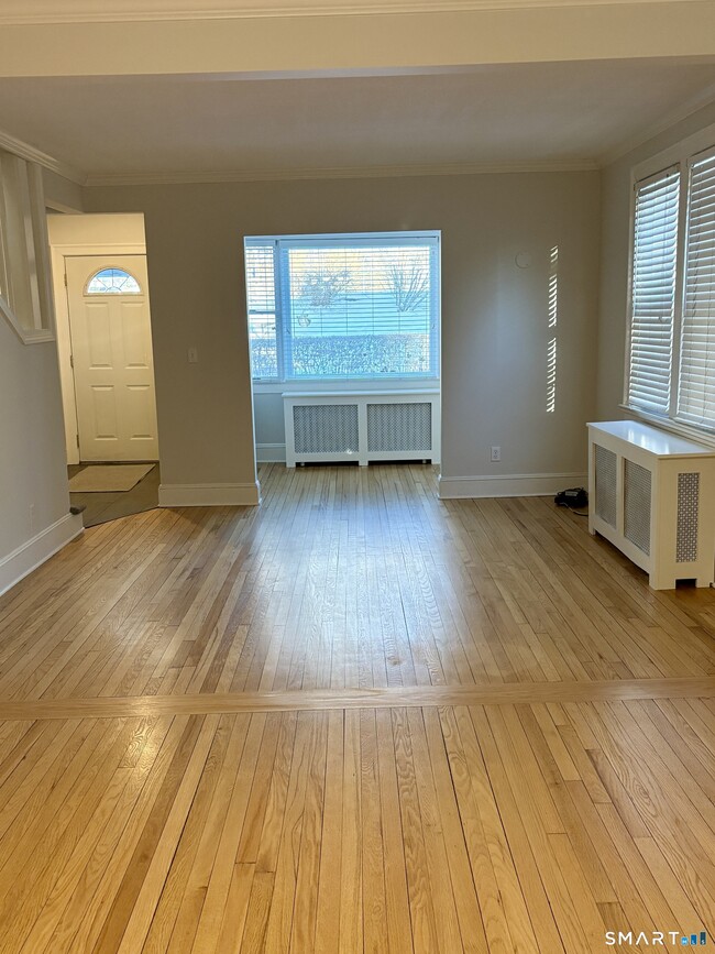 Building Photo - 124 Pemberwick Rd