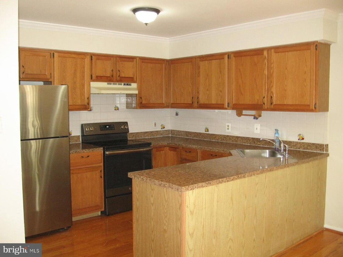 Primary Photo - 160 Trotters Lea Ln