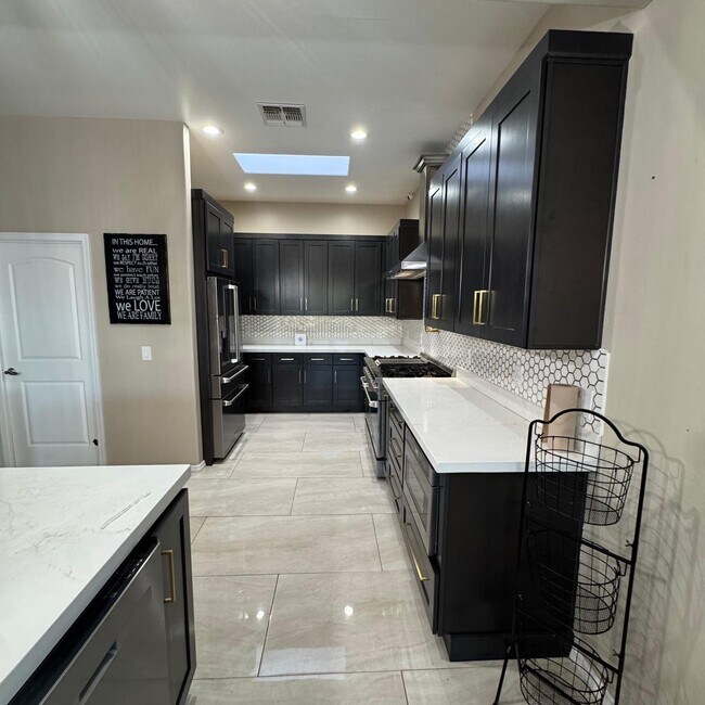 Foto del edificio - 1111 Vista De Los Alamos