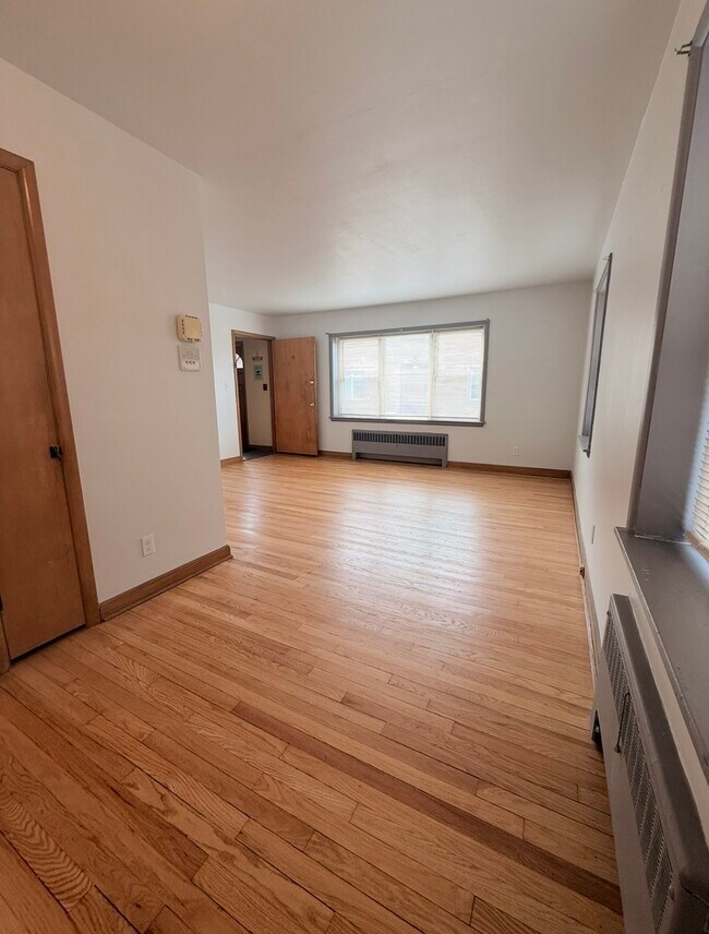 Foto del edificio - 4006 N Farwell Ave