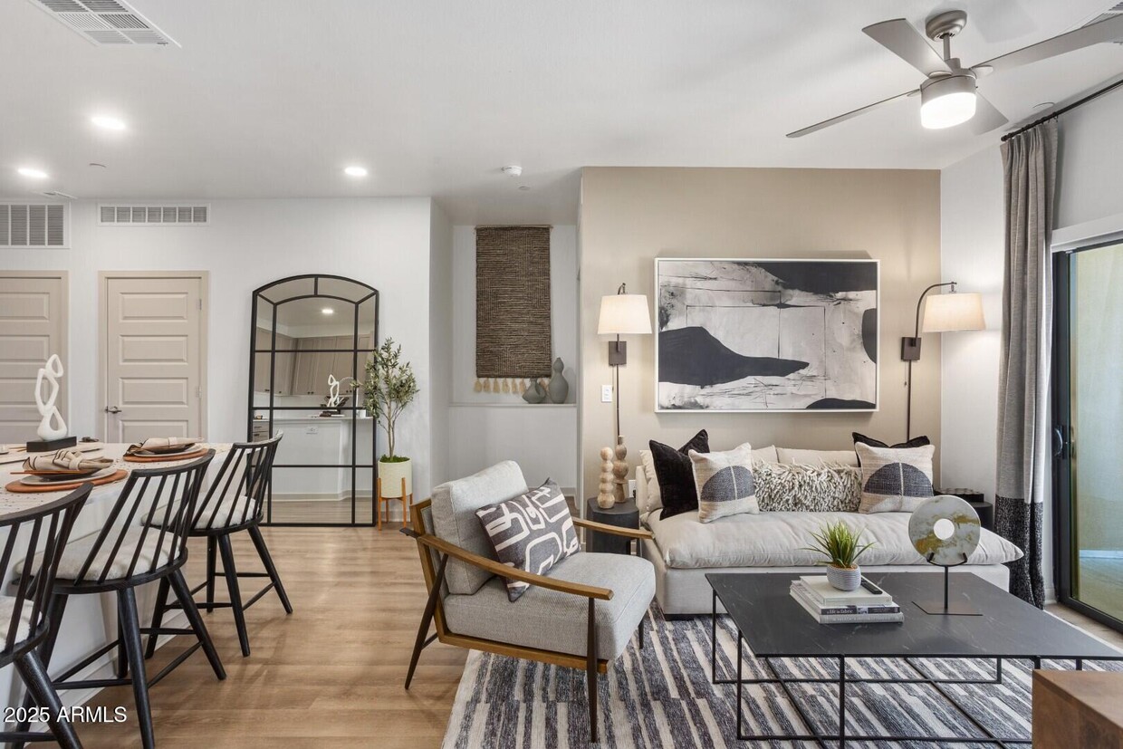 Primary Photo - 1225 N Arizona Ave