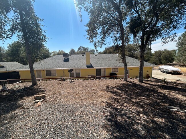 Building Photo - 10475 Gusano Way