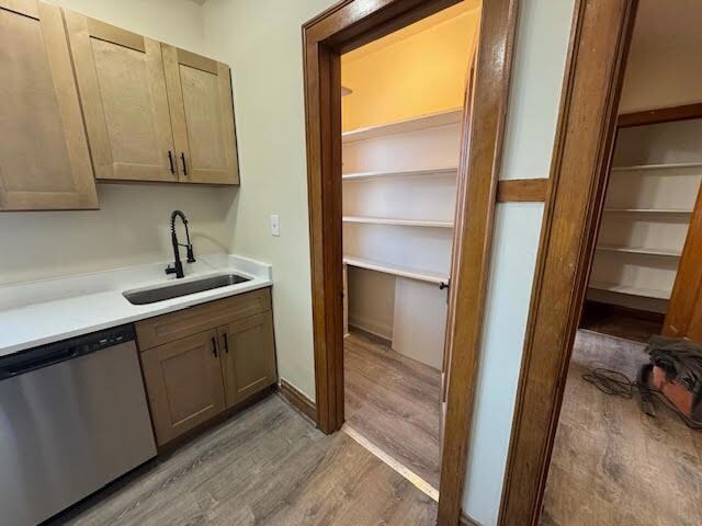 Foto del edificio - 3242 N Natchez Ave