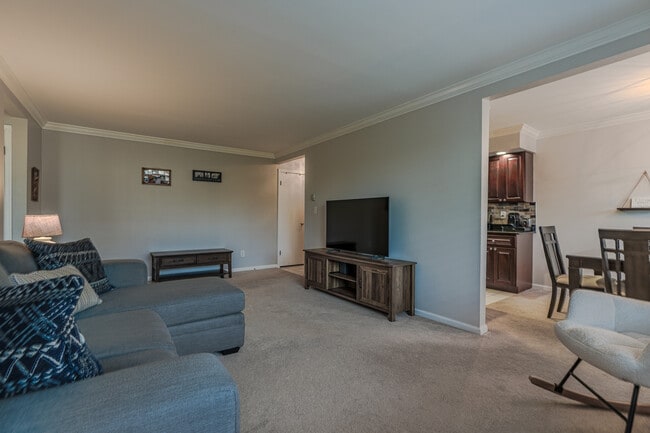 Building Photo - 19E Kensington Rd