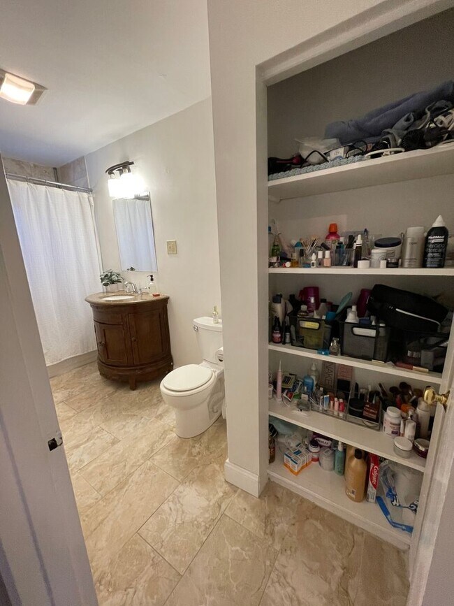 Foto del edificio - Great 2 Bed for Students