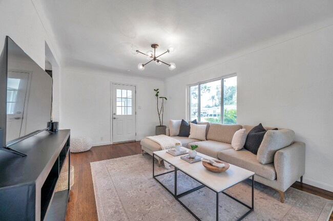 Foto del edificio - 5931 Mangrove St N