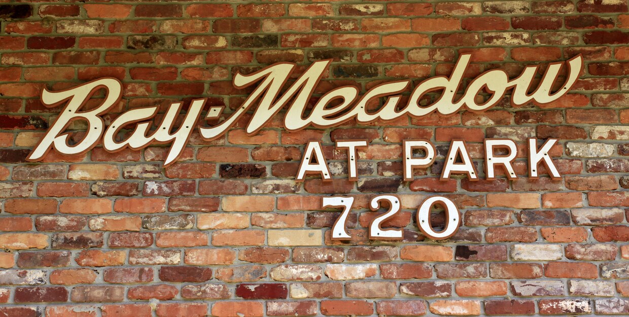 Building Photo - Bay-Meadow at Park