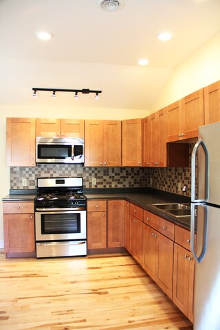 Foto del edificio - 108 N Winooski Ave