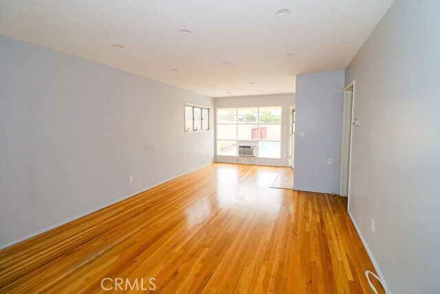 Foto del edificio - 8700 Katherine Ave
