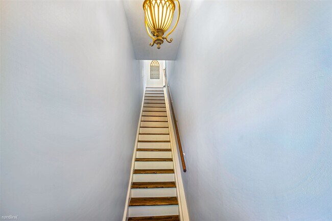 Building Photo - 2 br, 2 bath House - 220 Houston St