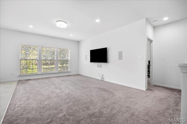 Foto del edificio - Stunning 3-bedroom, 2.5-bathroom home offe...