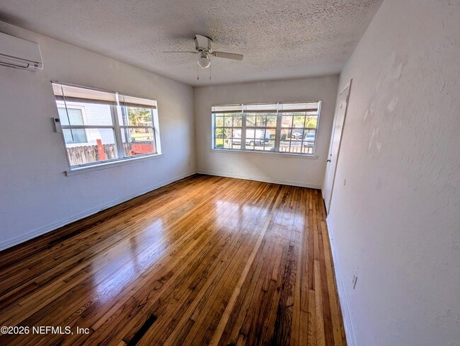 Foto del edificio - 2136 College St